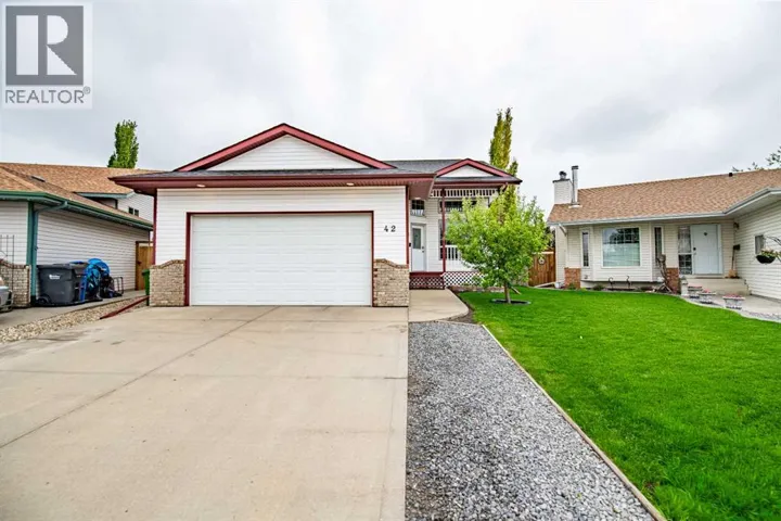 42 Logan Close, Red Deer, Alberta T4R2N8