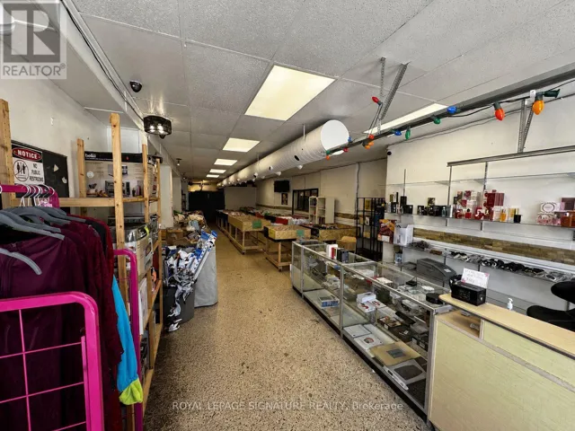 1775A DANFORTH AVENUE, Toronto (Woodbine Corridor), Ontario M4C1J1