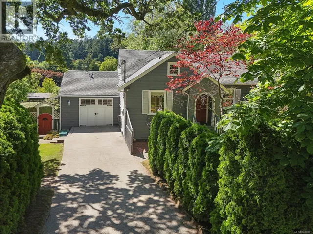 4296 CEDAR HILL Rd, Saanich, British Columbia V8N3C5