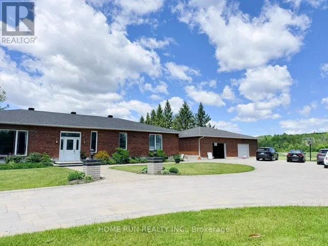 5705 FLAG STATION ROAD, Ottawa, Ontario K4M1B4