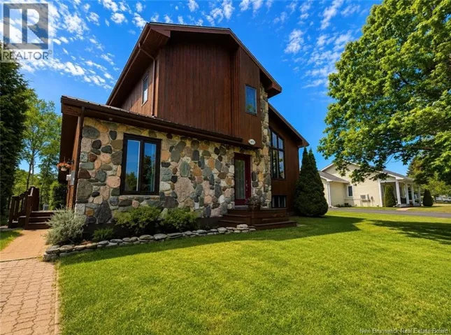 1075 Sycamore, Bathurst, New Brunswick E2A4M9