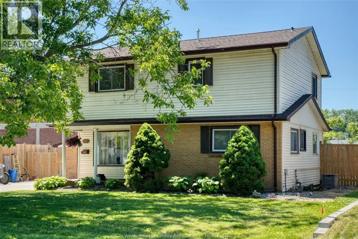 90 MAJOR, LaSalle, Ontario N9J1C7