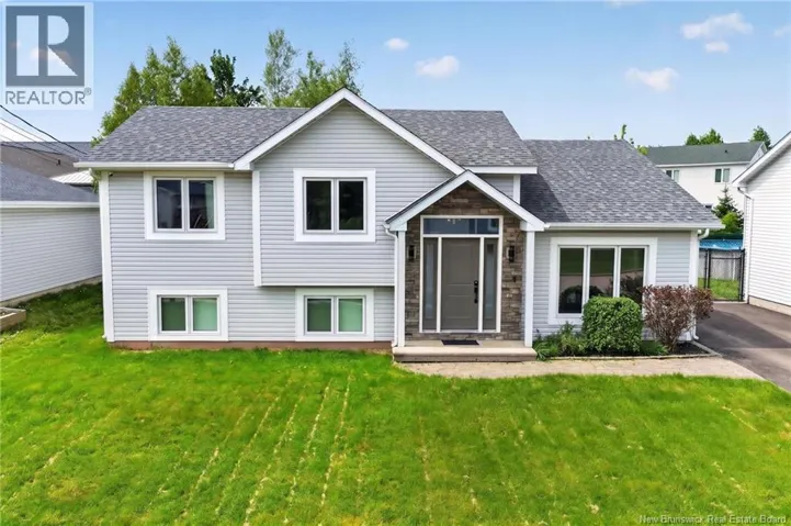 287 Maplehurst Drive, Moncton, New Brunswick E1G4T8