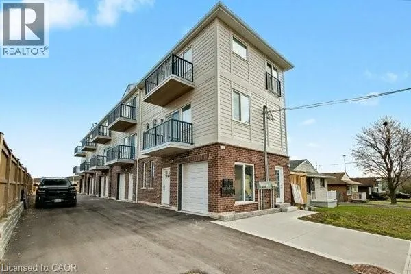 172 KEHL Street Unit# 4, Kitchener, Ontario N2M3V2