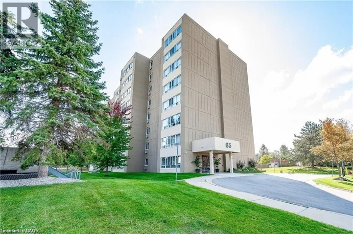 65 HIGHLAND Crescent Unit# 804, Kitchener, Ontario N2M5M8