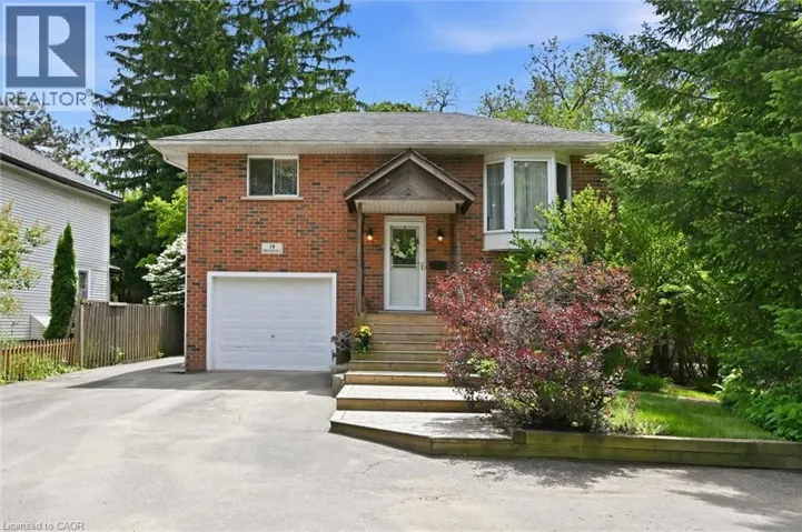 28 ROUSSEAUX Street, Hamilton, Ontario L9G2W5