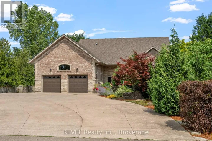 26 KINGSWAY STREET, Welland (Dain City), Ontario L3B3N8