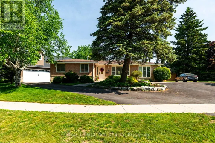 52 MAPLE CRESCENT, Orangeville, Ontario L9W1X7
