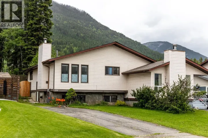 1241 PINYON Road, Sparwood, British Columbia V0B2G0