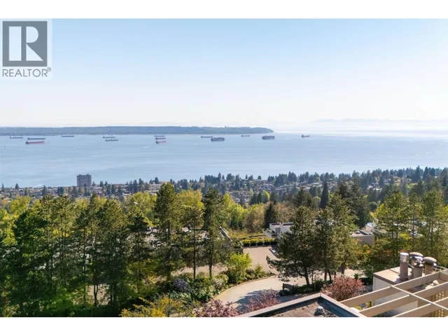 35 2236 FOLKESTONE WAY, West Vancouver, British Columbia V7S2X7