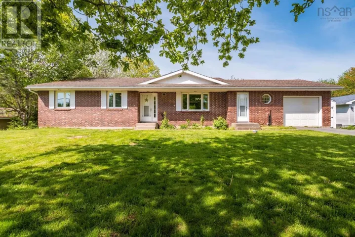33 Rockwell Drive, Mount Uniacke, Nova Scotia B0N1Z0