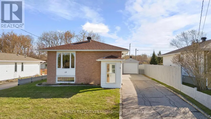 18 VAN HORNE CRESCENT, North Bay (Ferris), Ontario P1A3L3