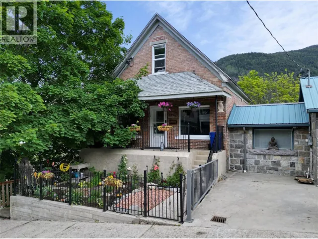 615 VICTORIA Street, Nelson, British Columbia V1L4L1