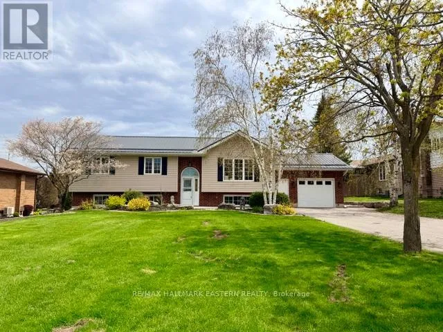 28 GRANT DRIVE, Kawartha Lakes (Oakwood), Ontario K0M2M0