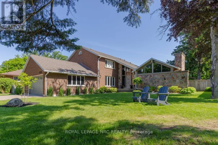4 MAPLEWOOD DRIVE, St. Catharines (Vine/Linwell), Ontario L2M3P1