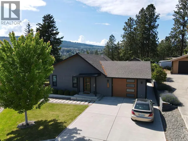 2575 Pineridge Place, West Kelowna, British Columbia V4T2J7
