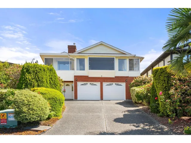 15655 SEMIAHMOO AVENUE, White Rock, British Columbia V4B1V4
