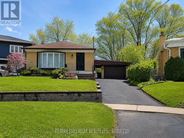 56 COURTON DRIVE, Toronto (Wexford-Maryvale), Ontario M1R1K8