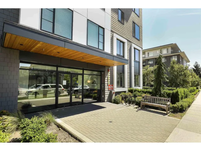 215 15825 85 AVENUE, Surrey, British Columbia V4N6W9