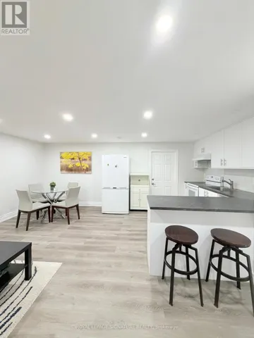 3477 RIVERSPRAY CRESCENT, Mississauga (Applewood), Ontario L4Y3M6