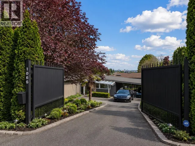 1066 PALMERSTON AVENUE, West Vancouver, British Columbia V7S2J3