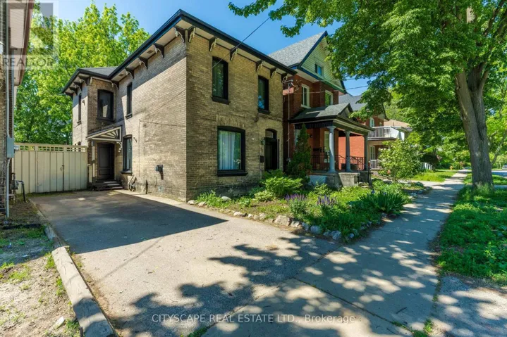 29 ARTHUR STREET, Brantford, Ontario N3S3H4