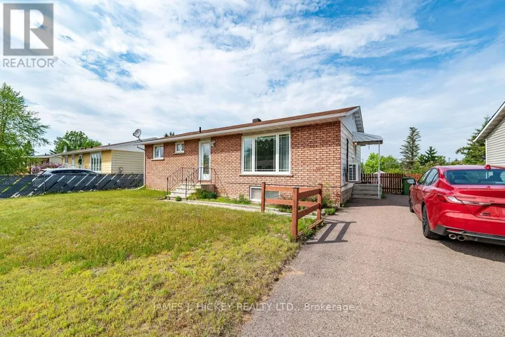 72 HERMAN STREET, Petawawa, Ontario K8H1W2