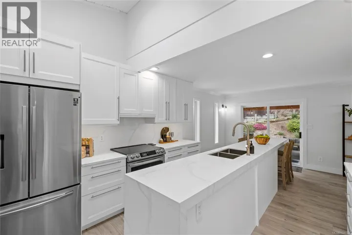 2191 Florence Dr, Nanoose Bay, British Columbia V9P9E9