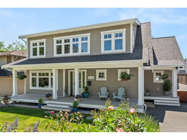 15682 THRIFT AVENUE, White Rock, British Columbia V4B2M4