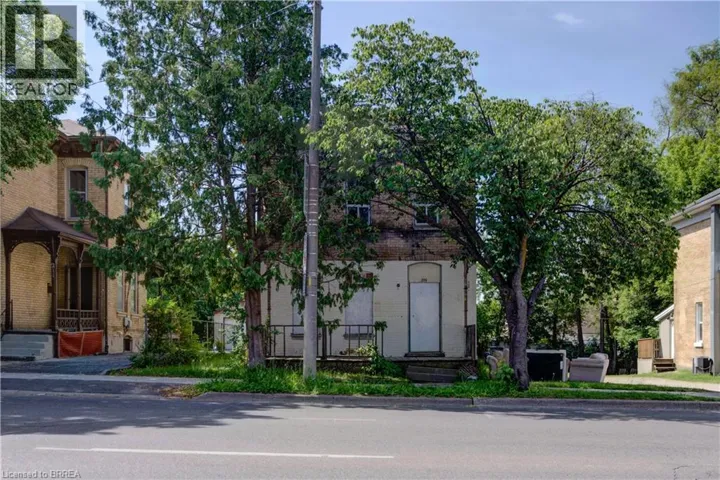 209 DALHOUSIE Street, Brantford, Ontario N3S3T8