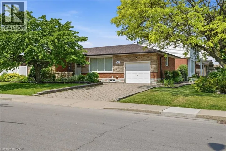 2 DEERBORN Drive, Hamilton, Ontario L8V3K7