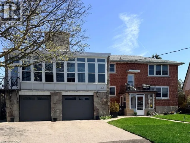 34 BURN Place Unit# 2, Kitchener, Ontario N2M1Y9