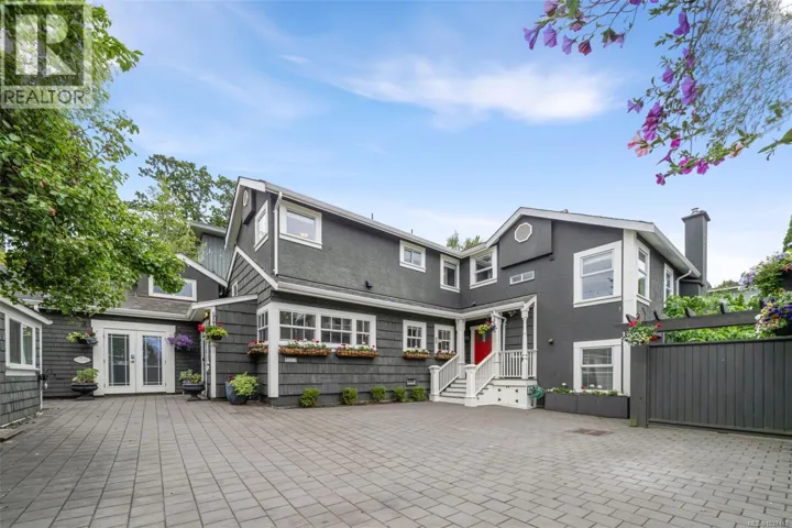 1145 Meares St, Victoria, British Columbia V8V3J9