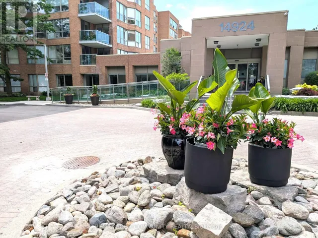 305 - 14924 YONGE STREET, Aurora (Aurora Highlands), Ontario L4G6H7