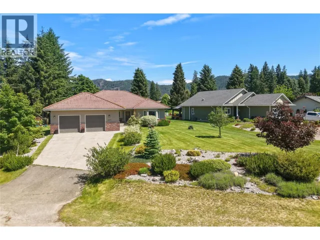 2642 Golf View Place, Blind Bay, British Columbia V0E1H2