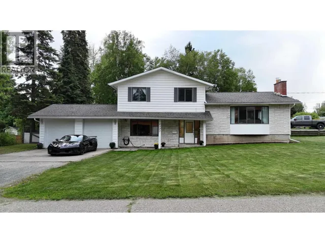4327 MONTGOMERY CRESCENT, Prince George, British Columbia V2K2E4
