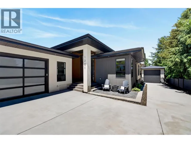 1201 20 Avenue SW, Salmon Arm, British Columbia V1E1L6