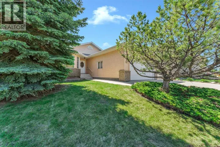 93 Park Meadows Court SE, Medicine Hat, Alberta T1B4C3