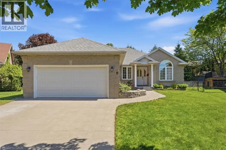 9 EVELYN Court, Fonthill, Ontario L3E0R7