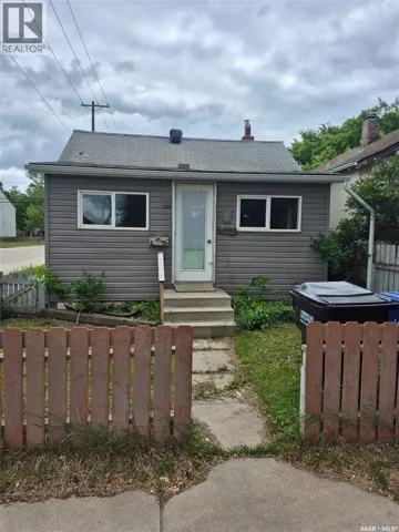 400 J AVENUE S, Saskatoon, Saskatchewan S7M2A6