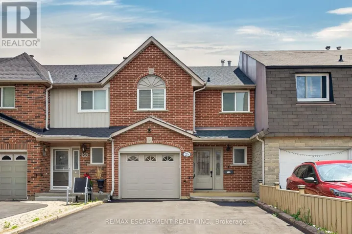 25 PERTHSHIRE COURT, Hamilton (Barnstown), Ontario L9B2H1