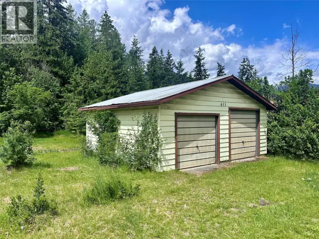 611 Slocan Street, Slocan, British Columbia V0G2C0