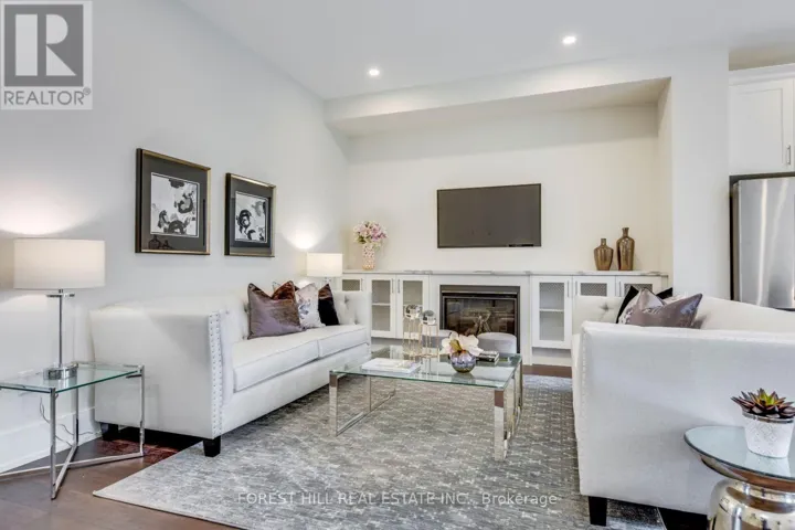 727 EBONY AVENUE, Mississauga (Lakeview), Ontario L5E1A1