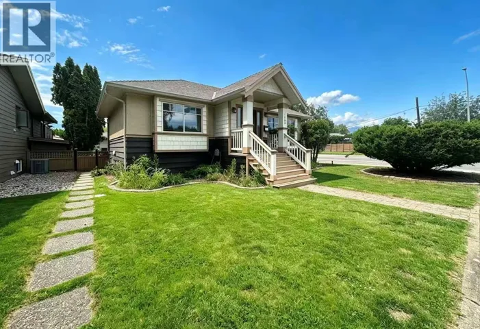 1906 Carruthers Street, Kelowna, British Columbia V1Y3B8