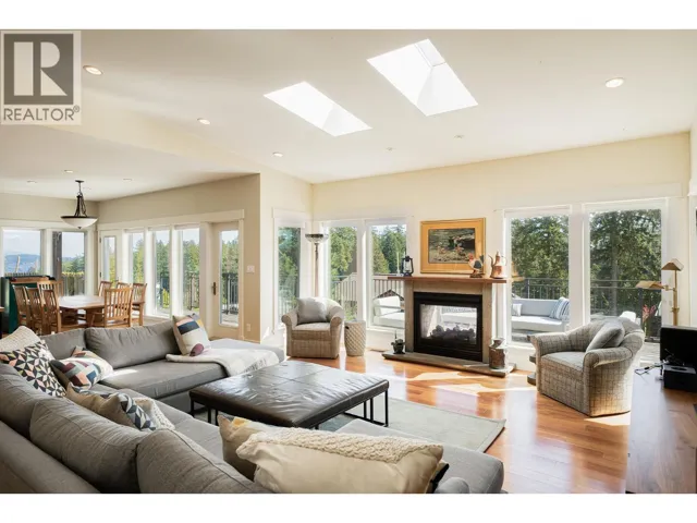 889 COWAN POINT DRIVE, Bowen Island, British Columbia V0N1G2