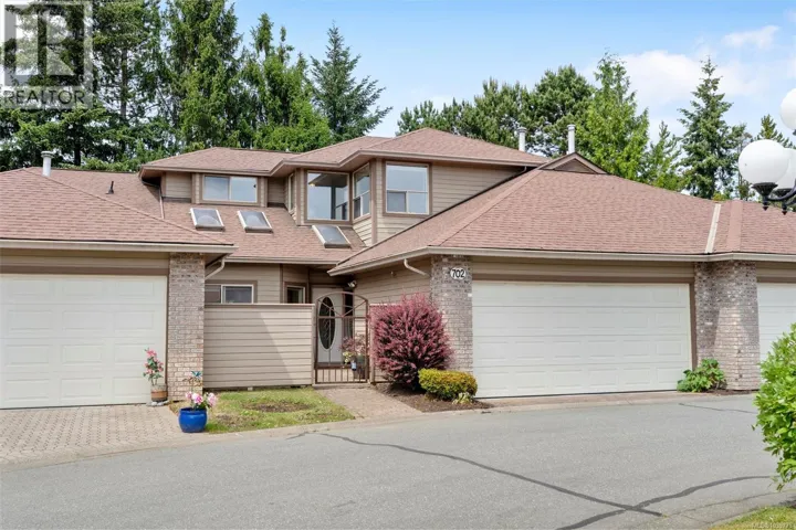 702 4515 Pipeline Rd, Saanich, British Columbia V8Z5M3