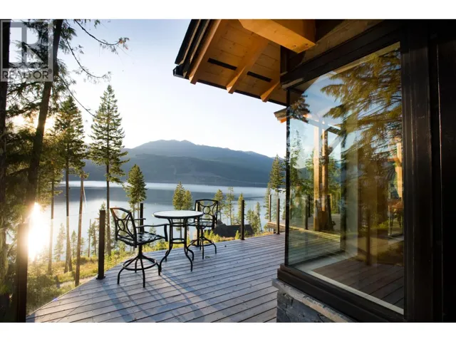 234 WALKERS Lane, Kootenay Bay, British Columbia V0B1X0