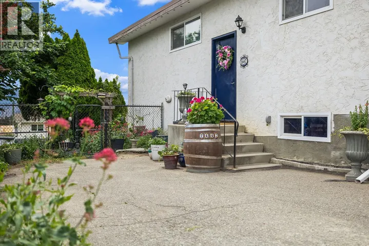 2447 Margaret Road, West Kelowna, British Columbia V4T1N6