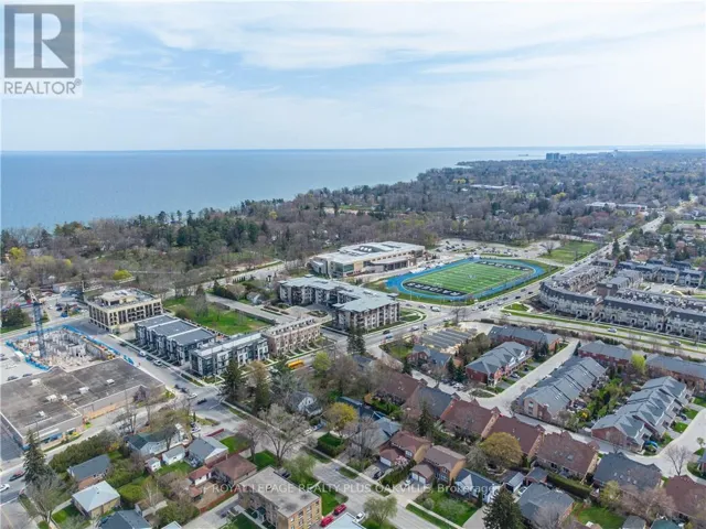 909 - 212 KERR STREET, Oakville (CO Central), Ontario L6K3B1