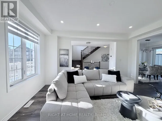 21 UPPER - 1222 ROSE WAY, Milton (CB Cobban), Ontario L9E1P2